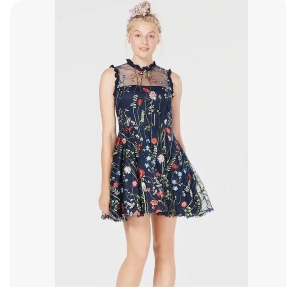 EUC City Studio Size 5 Navy Floral Embroidered Mini Cocktail Dress
